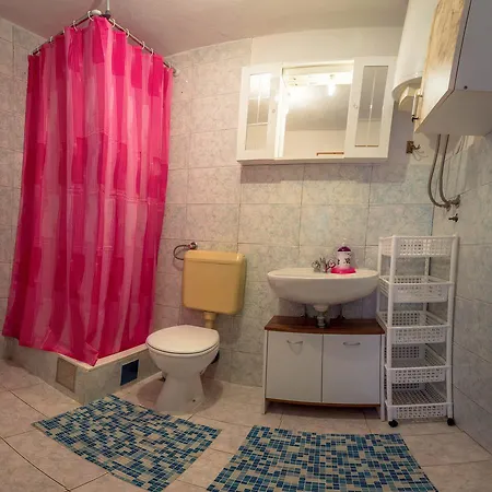 Fustin Apartment *